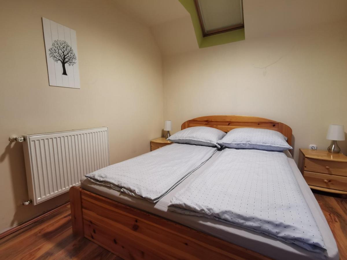Galery Apartman Gyula Exterior photo