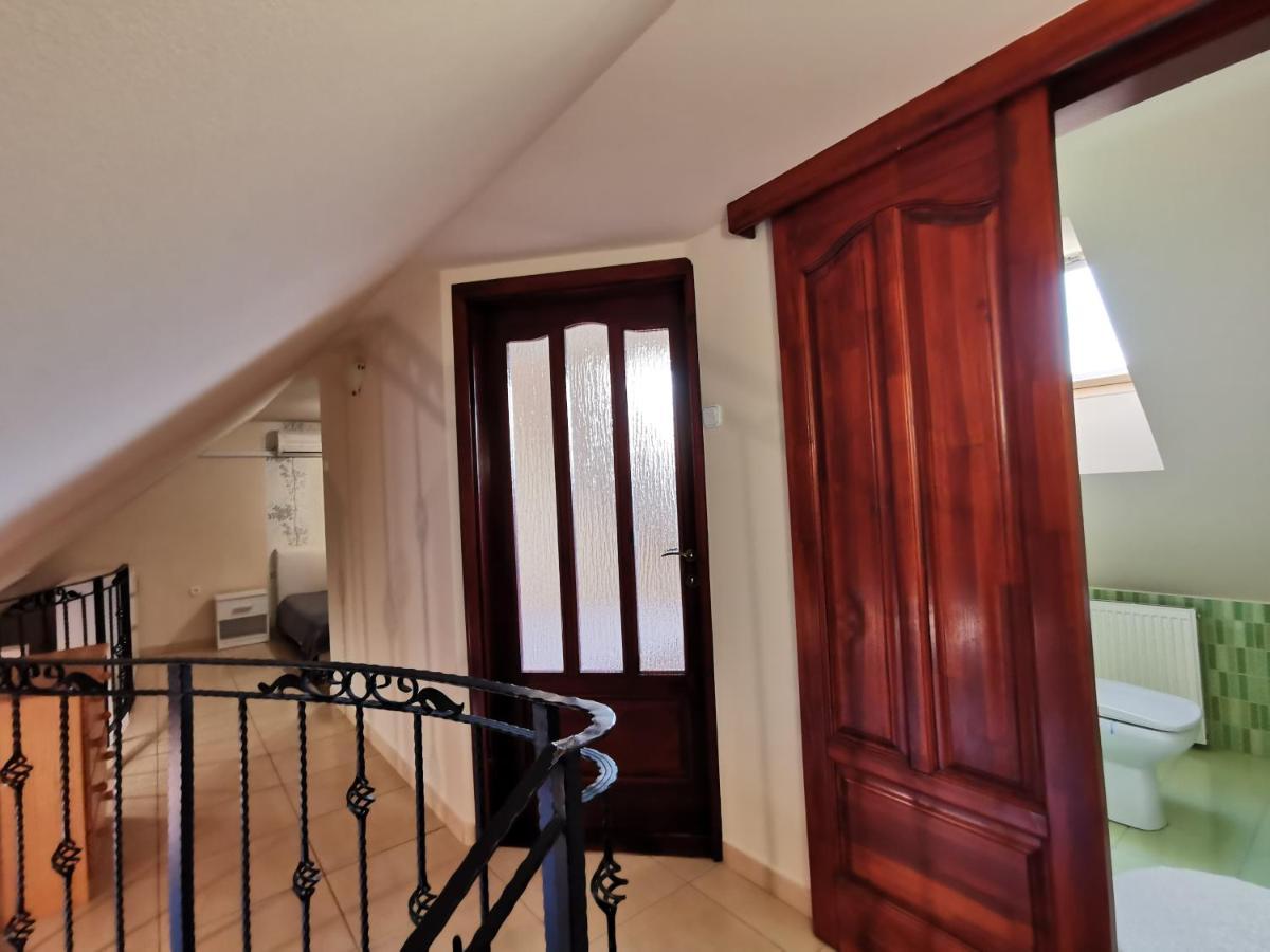 Galery Apartman Gyula Exterior photo